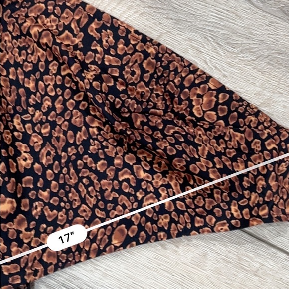 Kittenish leopard print satin tank top - Picture 3 of 5